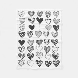 Couverture Polaire Coeur dans noirs et blancs