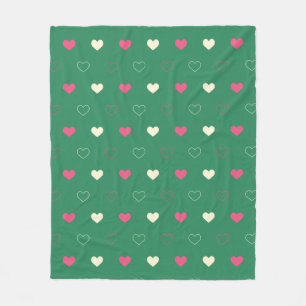 Couverture Polaire Cœurs Vibrants sur Fond Vert : Contraste Rose & Cr