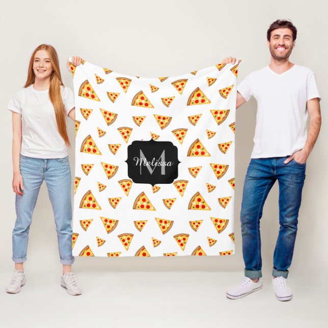 Couverture Polaire Cool et fun pizza tranches motif Monogram blanc (En situation)
