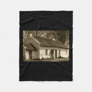 Couverture Polaire Cottage à chaume Omagh Tint