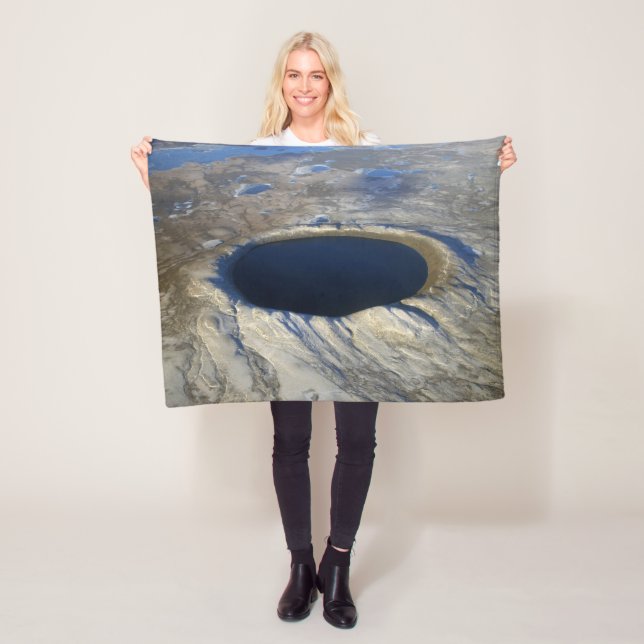 Couverture Polaire Cratère aérienne Pingualuit, Québec, Canada. (En situation)