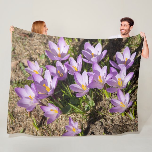 Couverture Polaire Crocus de printemps mignons (En situation)