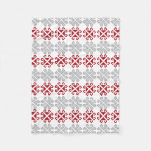 Couverture Polaire Croix géométrique rouge et gris letton