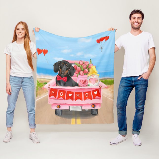 Couverture Polaire Dachshund Chien Saint-Valentin Coeurs de Camion (En situation)