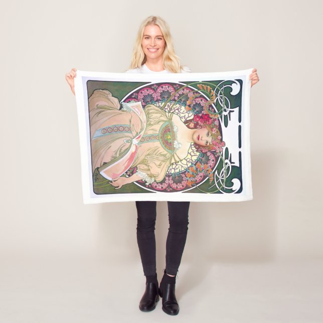 Couverture Polaire Daydream (printemps), Mucha (En situation)