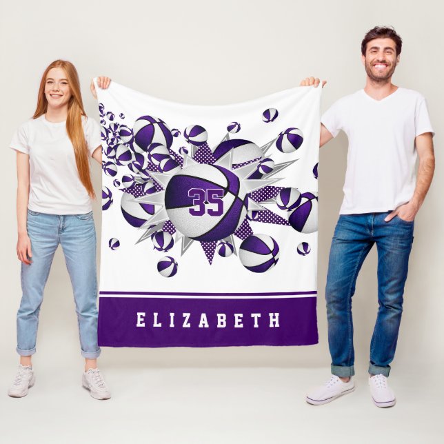 Couverture Polaire décoration sportive violette filles basket étoiles (En situation)