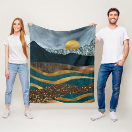 Couverture Polaire Des Vagues D'Or Sous Les Montagnes Lumineuses