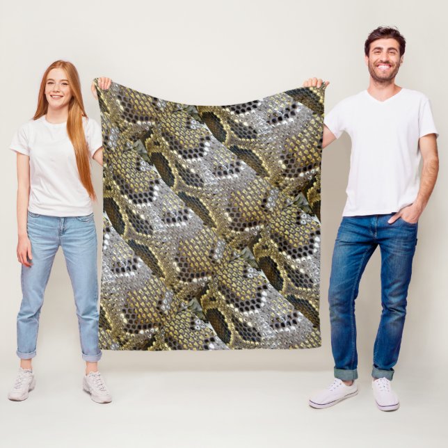 Couverture Polaire dessin de serpent motif gris-noir beige (En situation)
