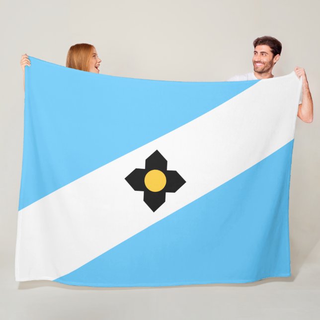 Couverture Polaire Drapeau de Madison (Wisconsin) (En situation)