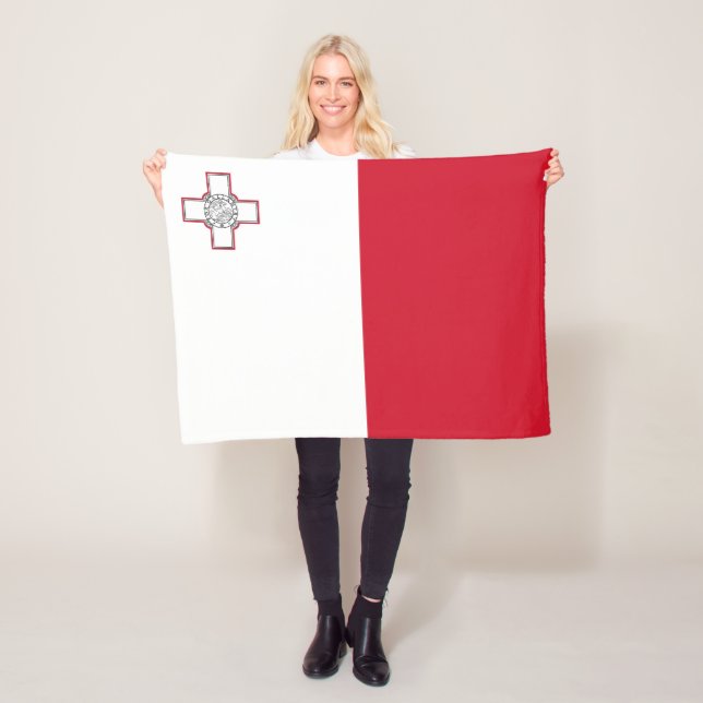 Couverture Polaire Drapeau de Malte (En situation)