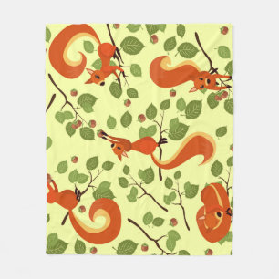 Couverture Polaire Écureuil rouge dans des branches noisettes.