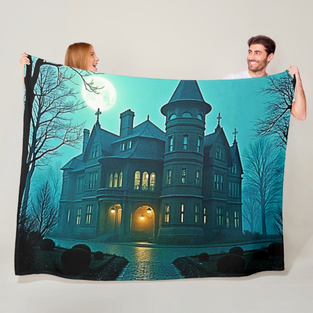 Couverture Polaire Eerie Victorian Mansion Lune (En situation)