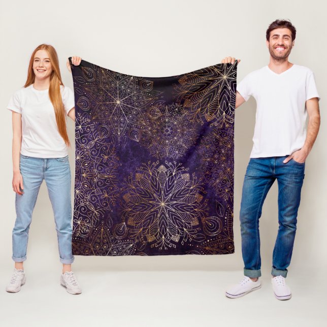 Couverture Polaire Élégant or et violet Motif de mandala Floral (En situation)