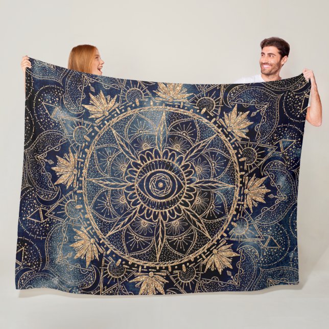 Couverture Polaire Elégant or Mandala Oeil Soleil Lune Marine Bleu (En situation)