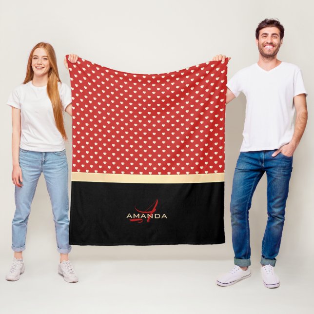 Couverture Polaire Élégant rouge et noir, Golden Hearts Nom Monogramm (En situation)