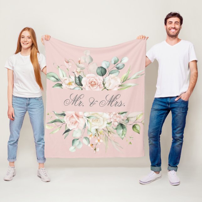 Couverture Polaire Elégante Aquarelle Florale Rose Blush M. & Mme F (En situation)