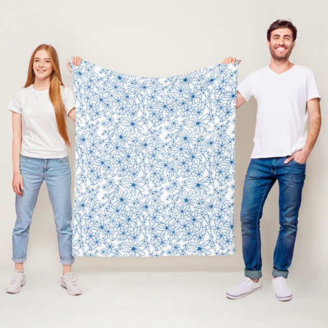 Couverture Polaire Esthétique florale bleue et blanche (En situation)