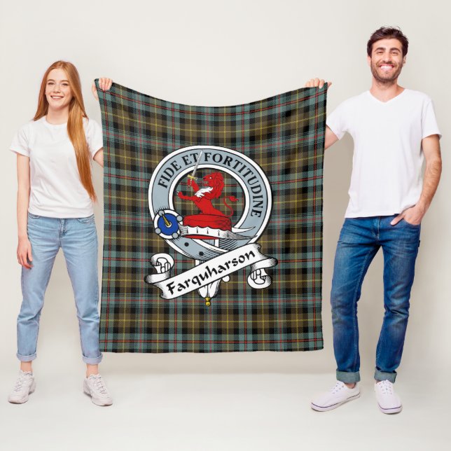 Couverture Polaire Farquharson Patiné Clan Badge Tartan Plaid (En situation)