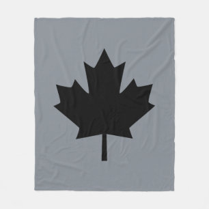 Couverture Polaire Feuille d'érable noire canadienne audacieuse
