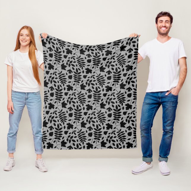 Couverture Polaire Feuilles tombés Rpt Motif noir sur gris (En situation)