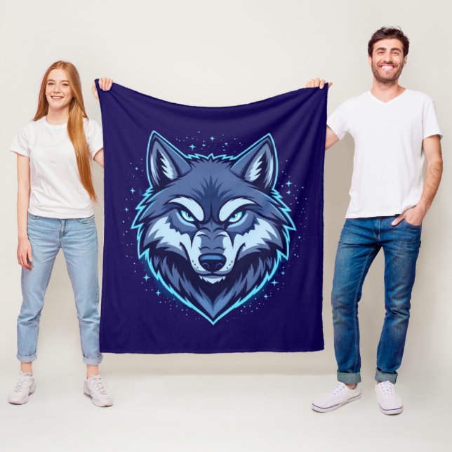 Couverture Polaire Fierce Wolf – Symbol of Strength and Freedom (En situation)