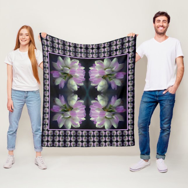 Couverture Polaire Fleur Rose Et Blanc Fermer Motif (En situation)
