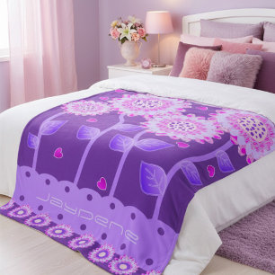 Couverture Polaire Fleurs avec cœurs en violet et rose