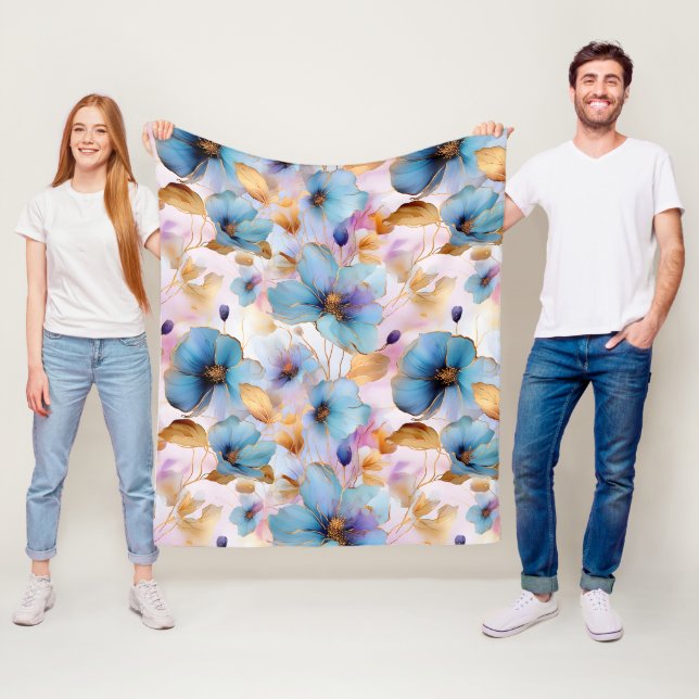 Couverture Polaire Fleurs bleues Encre d'alcool dans les pastels doux (En situation)