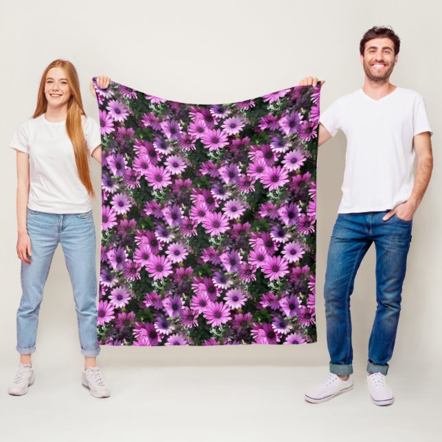 Couverture Polaire Fleurs de marguerite africaine violet Motif de la  (En situation)
