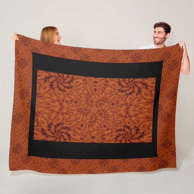 Couverture Polaire Fleurs sauvages noir et or 17 (En situation)
