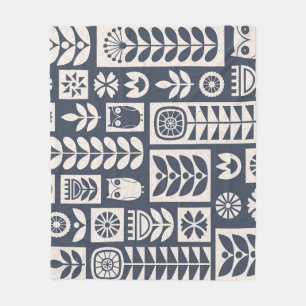 Couverture Polaire Flore scandinave : Blanc, Bleu, Minimaliste.