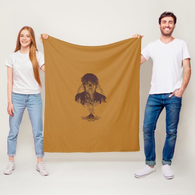 Couverture Polaire FRODO™ MOUNT DOOM™ Tengwar Inscription Graphic (En situation)