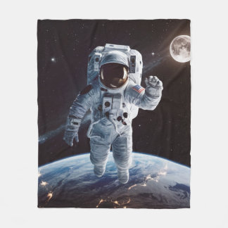 Couverture Polaire Galaxy Dreams | astronaute flottant dans l'espace