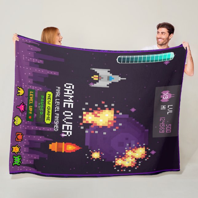 Couverture Polaire Game over purple blanket (En situation)