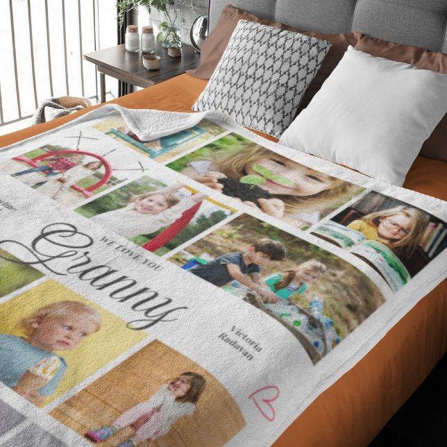 Couverture Polaire Granny We Love You Personalized Hearts (Granny large fleece blanket with personalized photos and text.)