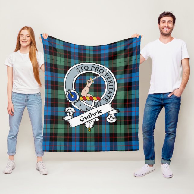 Couverture Polaire Guthrie Ancien Clan Badge Tartan Plaid (En situation)