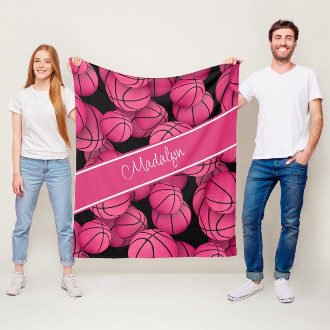 Couverture Polaire hot rose noir personnalisées filles basketball (En situation)