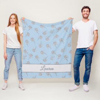 Couverture Polaire Hydrangea Bleu Poudre Motif Floral Monogramme