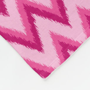 Couverture Polaire Ikat Chevron Stripes - Fuchsia et rose pâle