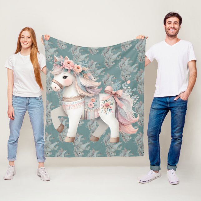 Couverture Polaire Illustration de l'Imaginaire Floral Pastel Horse (En situation)