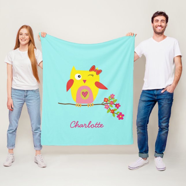 Couverture Polaire Illustration personnalisée de la chouette jaune ro (En situation)