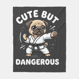 Couverture Polaire Karateka Pug Chien Mignon Mais Dangereux