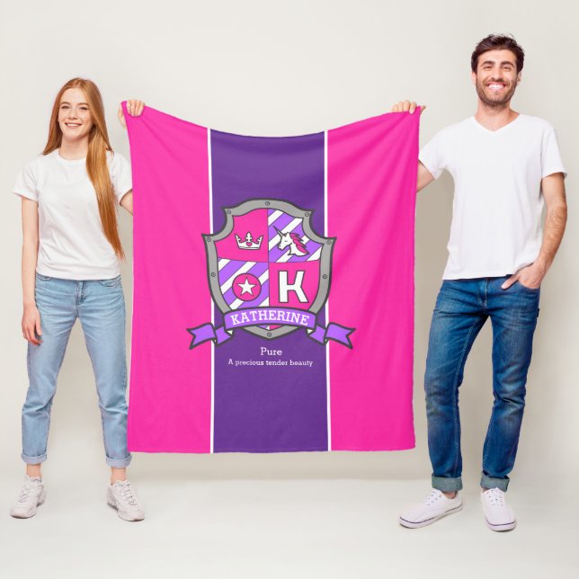 Couverture Polaire Katherine lettre K nom signifiant bouclier rose vi (En situation)