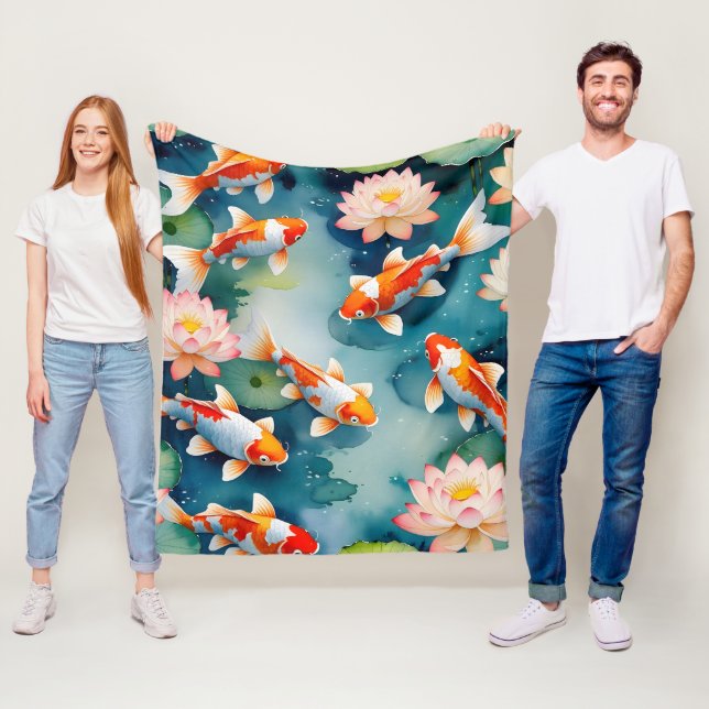 Couverture Polaire Koi Fish & Lotus Serenity (En situation)