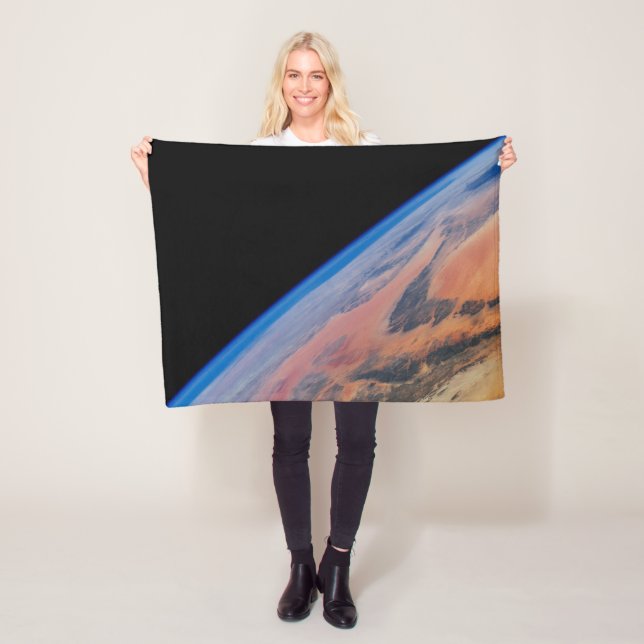 Couverture Polaire L'Afrique Du Nord Et Le Vaste Désert Libyen. (En situation)