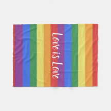 L'amour est l'amour Fleece Blanket