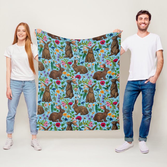 Couverture Polaire Lapins et fleur sauvage (En situation)