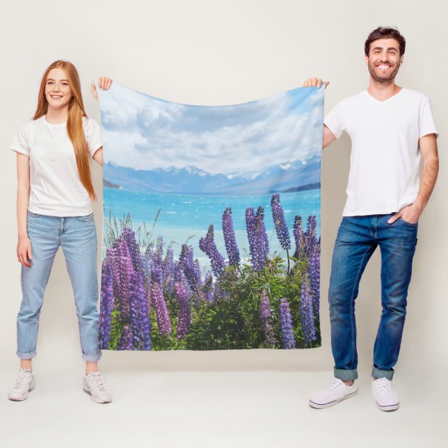 Couverture Polaire lavande sur le lac (En situation)