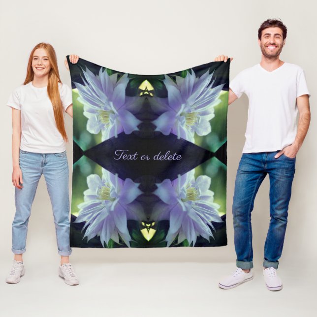 Couverture Polaire Lavender Clematis Fleur Abstraite Personnalisée (En situation)