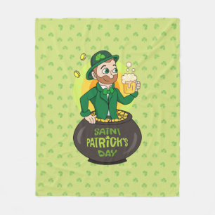 Couverture Polaire Leprechaun de dessin dans une casserole d'or tenan